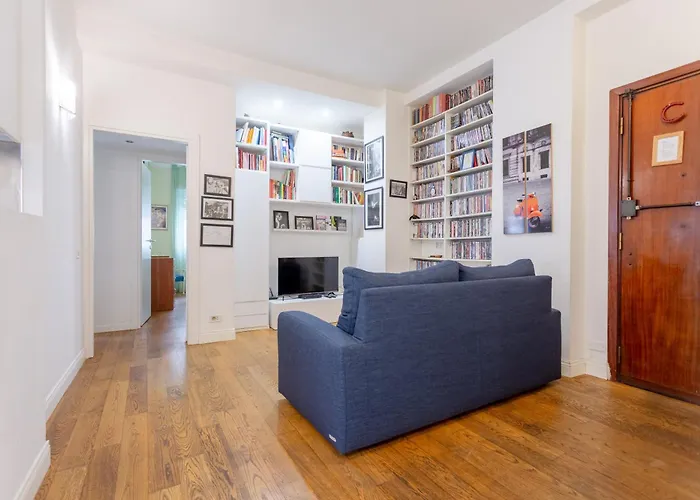 Comfortable In A Strategic Position Apartment *